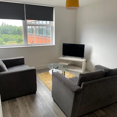 #0611 Two Bedroom Serviced Apartment - Free Parking Derby Buitenkant foto