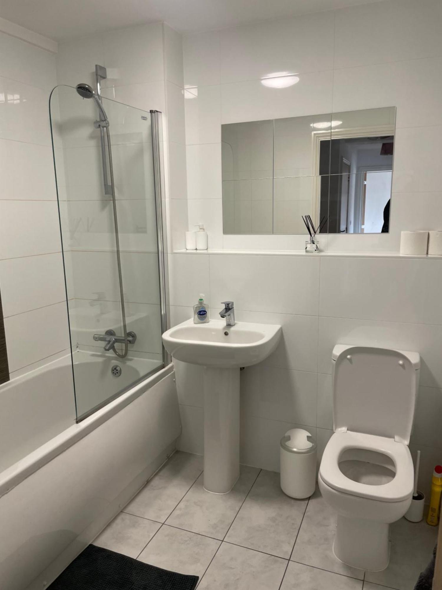 #0611 Two Bedroom Serviced Apartment - Free Parking Derby Buitenkant foto